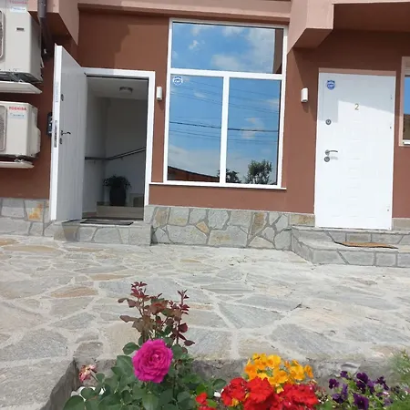 къща елена Maison d'hôtes