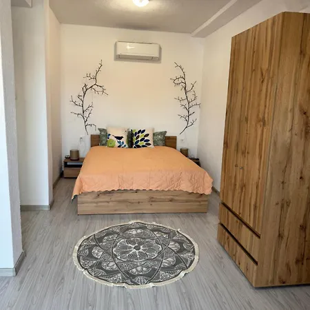 къща елена Maison d'hôtes